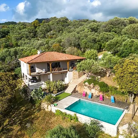 Maison Vue Et Maquis